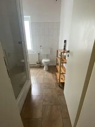 Economy Üç Kişilik Oda, Ortak Banyo