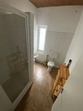 Economy Üç Kişilik Oda, Ortak Banyo