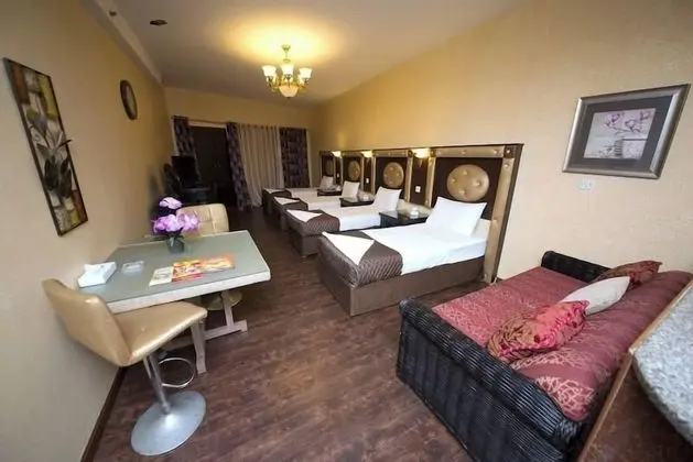 Quadruple Studio Apartment