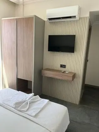 Standart Oda Tek Kişilik,Şehir Manzaralı,Fransız Balkonlu