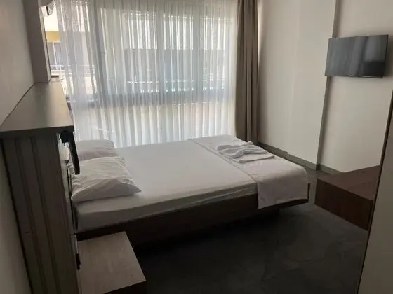 Standart Oda Tek Kişilik,Şehir Manzaralı,Fransız Balkonlu