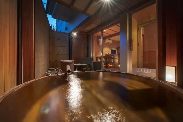 Deluxe İki Ayrı Yataklı Oda (In Room Dinner, with Open-air Bath)