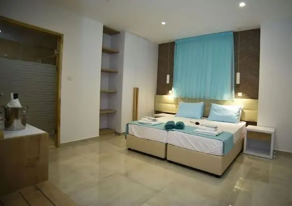 City Üç Kişilik Oda, Avlu Manzaralı
