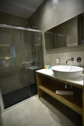 City Üç Kişilik Oda, Avlu Manzaralı