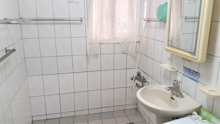 Basic Oda, Ortak Banyo