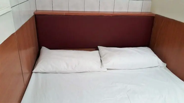Tek Büyük Yataklı Oda, Ortak Banyo