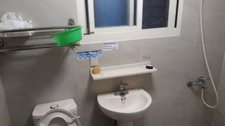 Tek Büyük Yataklı Oda, Ortak Banyo