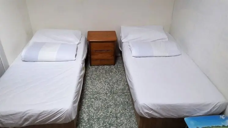 Üç Kişilik Oda, Ortak Banyo