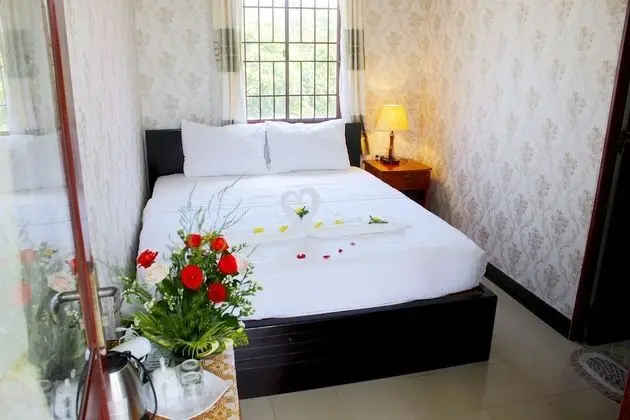 Budget Double Room, Hillside