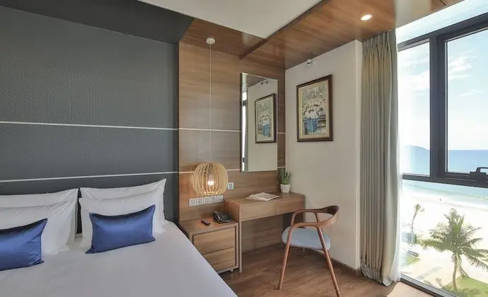 Deluxe Tek Büyük Yataklı Oda, Denize Sıfır