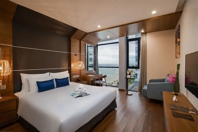 Deluxe Tek Büyük Yataklı Oda, Denize Sıfır