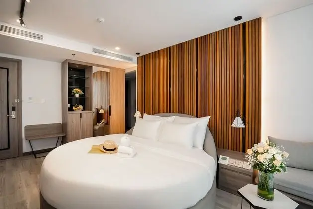 Deluxe Tek Büyük Yataklı Oda (Riverfront)