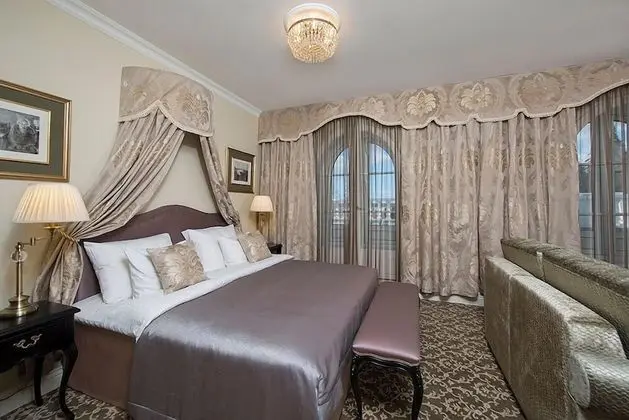 Deluxe Tek Büyük Yataklı Oda, Balkon (Manor)