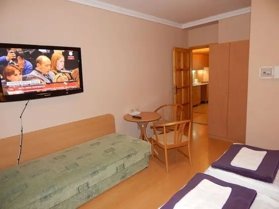 Üç Kişilik Oda, Bahçe Manzaralı, Bahçeli