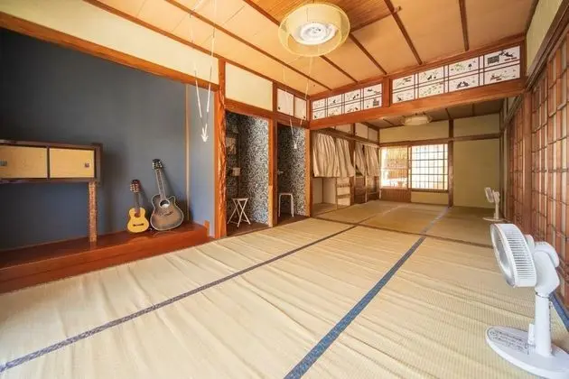 Ortak Ranzalı Oda, Karma Ranzalı Oda (1 Futon)