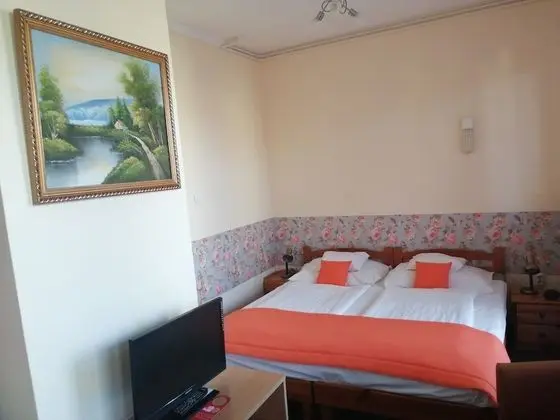 Classic Tek Büyük Yataklı Oda