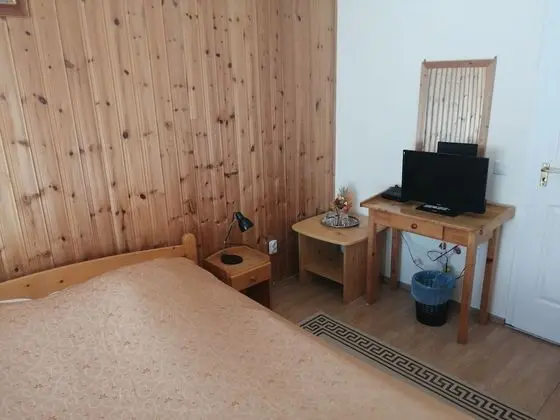 Classic Tek Büyük Yataklı Oda