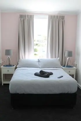 Economy Tek Büyük Yataklı Oda