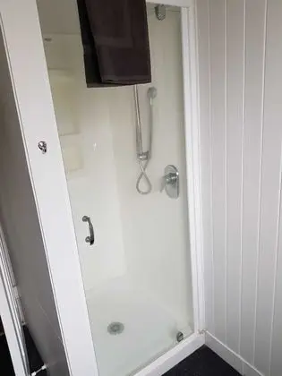 Economy Tek Büyük Yataklı Oda