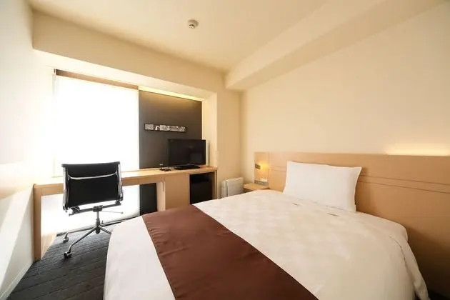 Tek Kişilik Oda, Sigara İçilmez (with Shower)