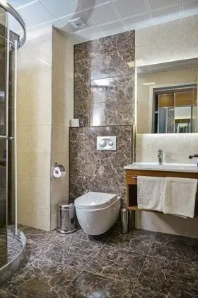 Aile Odası, Şehir Manzaralı