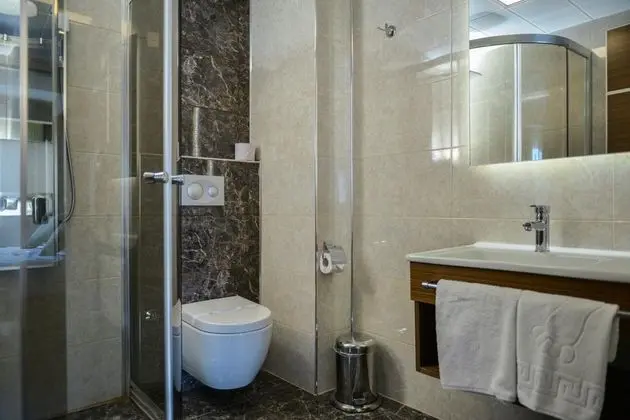 Tek Kişilik, Şehir Manzaralı