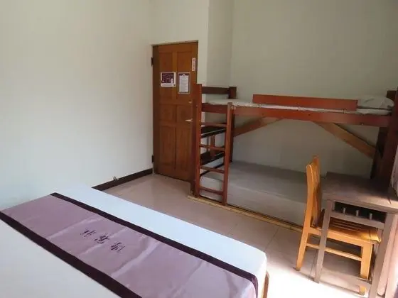 Dört Kişilik Oda, Ortak Banyo