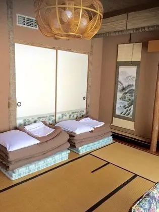 İki Ayrı Yataklı Oda, Sigara İçilmez, Ortak Banyo