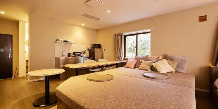 Basic Daire, 5 Yatak Odası, Balkon