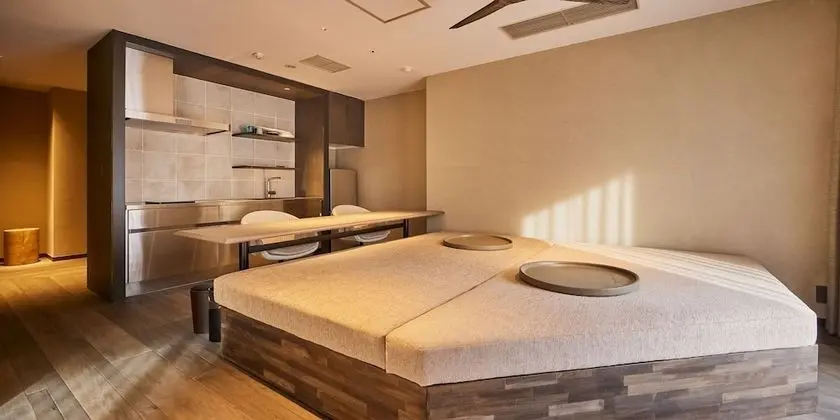 Basic Daire, 5 Yatak Odası, Balkon