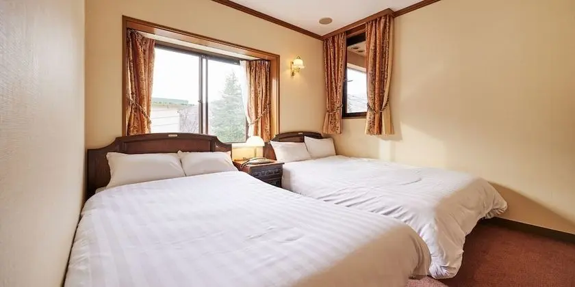 Basic Daire, 5 Yatak Odası, Balkon