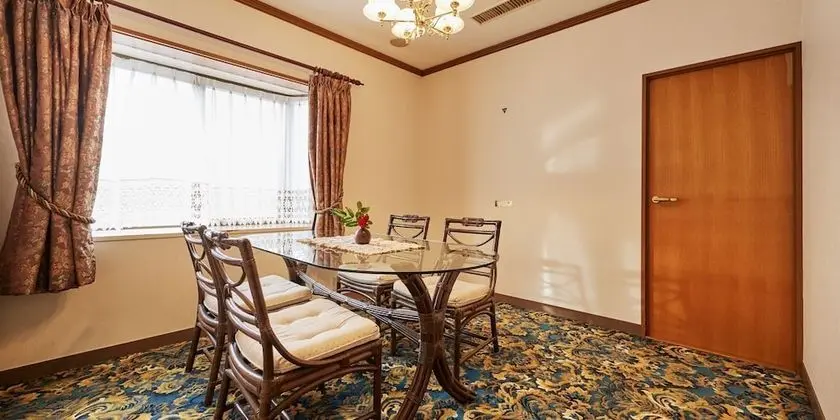 Basic Daire, 5 Yatak Odası, Balkon