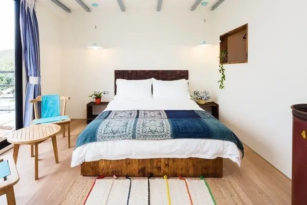 Deluxe Tek Büyük Yataklı Oda, Balkon, Plaj Manzaralı (201)