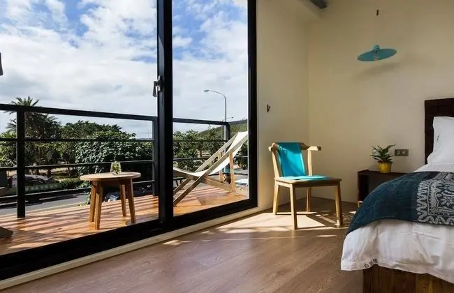 Deluxe Tek Büyük Yataklı Oda, Balkon, Plaj Manzaralı (201)