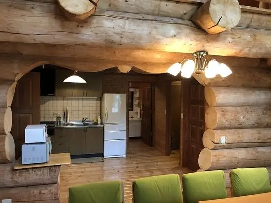 Ev (Log House)