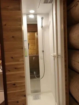 Ev (Log House)