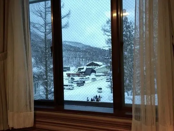 Üç Kişilik Oda