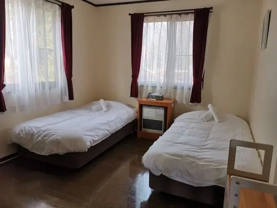 İki Ayrı Yataklı Oda, Ortak Banyo (with Private Toilet)