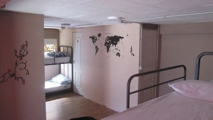 Ortak Ranzalı Oda, Sadece kadınlar için, Özel Banyo (4 pax)