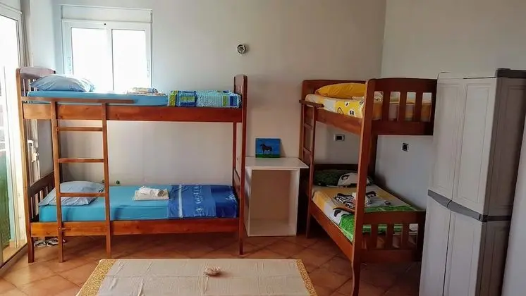 Bed in 7-Bed Shared Mixed Dormitory, Balcony, Sea View