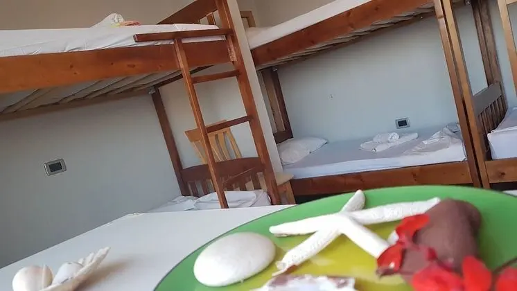 Bed in 7-Bed Shared Mixed Dormitory, Balcony, Sea View