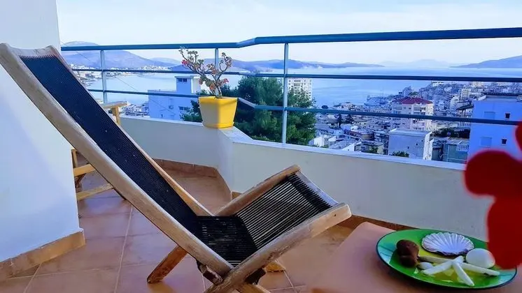 Bed in 8-Beds Shared Female Dormitory, Balcony, Sea View