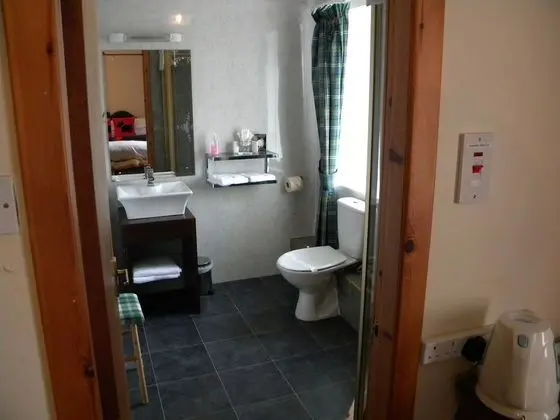 Tek Büyük Yataklı Oda, Banyolu/Duşlu (Room2)