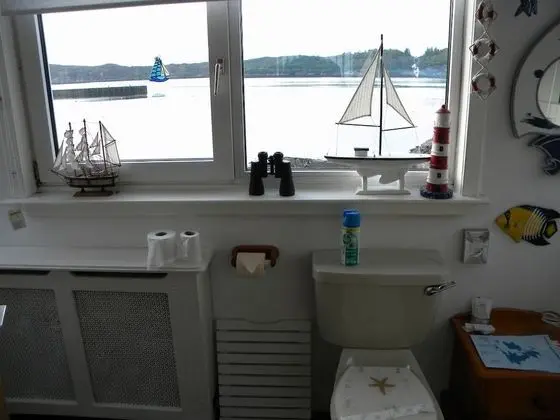 Üç Kişilik Oda, Ortak Banyo (Room3)