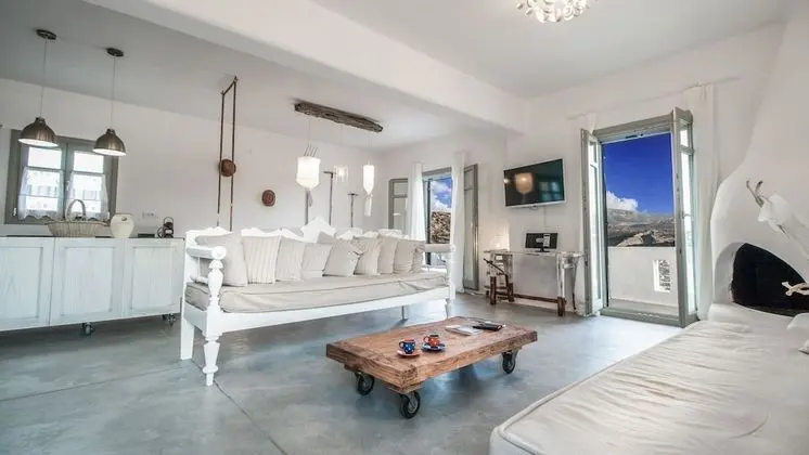 Villa (Panoramic View)