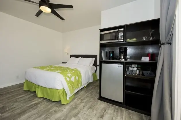 Tek Büyük Yataklı Oda, 1 Büyük (Queen) Boy Yatak, Veranda, Bahçe Manzaralı