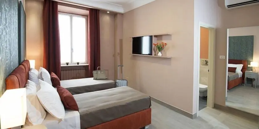 Basic Tek Büyük veya İki Ayrı Yataklı Oda, Banyolu/Duşlu