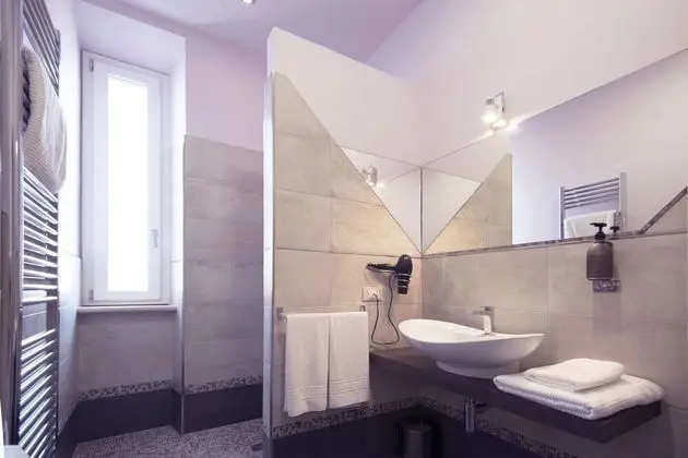 Tek Büyük Yataklı Oda, Banyolu/Duşlu