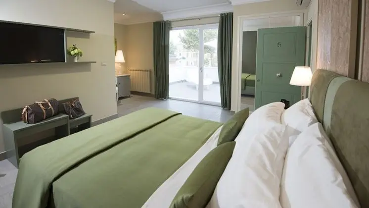 Tek Büyük Yataklı Oda, Banyolu/Duşlu