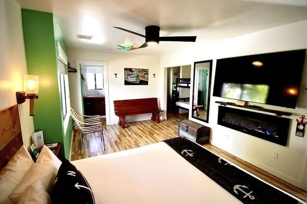 Family Oda, Birden Çok Yatak (1 King Bed and 1 Bunk Bed)
